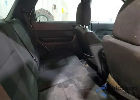 2010 Ford Escape Xlt from USA, damaged, VIN 1FMCU0DG7AKC99657